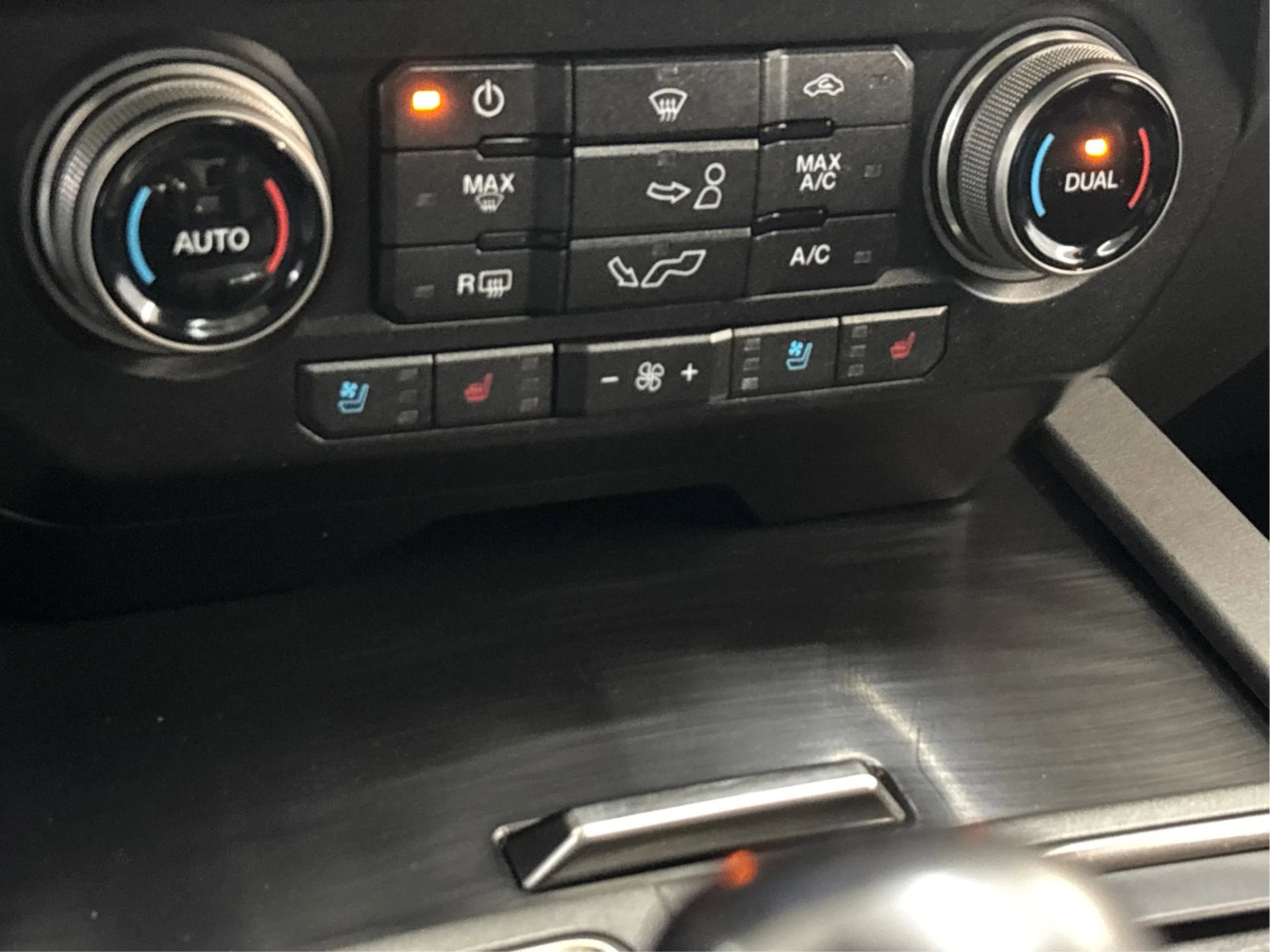 Used 2019 Ford F150 Raptor w/ Equipment Group 802A Luxury image 38