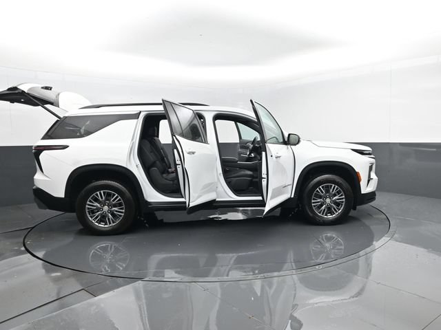 Used 2025 Chevrolet Traverse LT AWD/4WD image 32