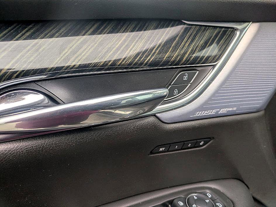 Used 2020 Cadillac XT6 Premium Luxury image 15