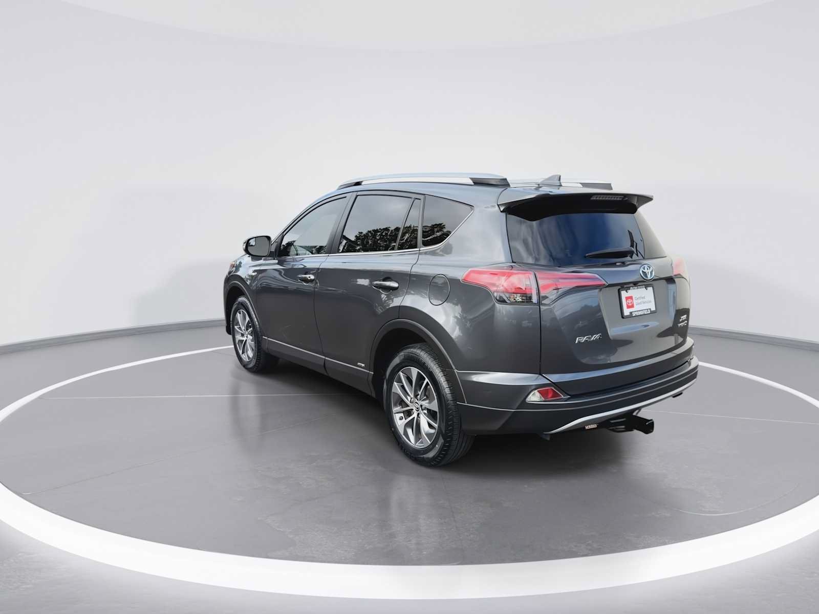 Certified 2018 Toyota RAV4 XLE w/ Carpet Mat Package AWD/4WD image 6