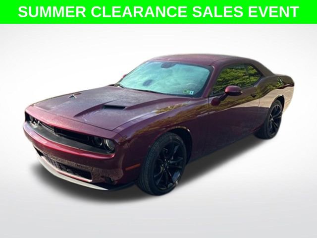 Used 2018 Dodge Challenger SXT w/ Blacktop Package RWD image 4