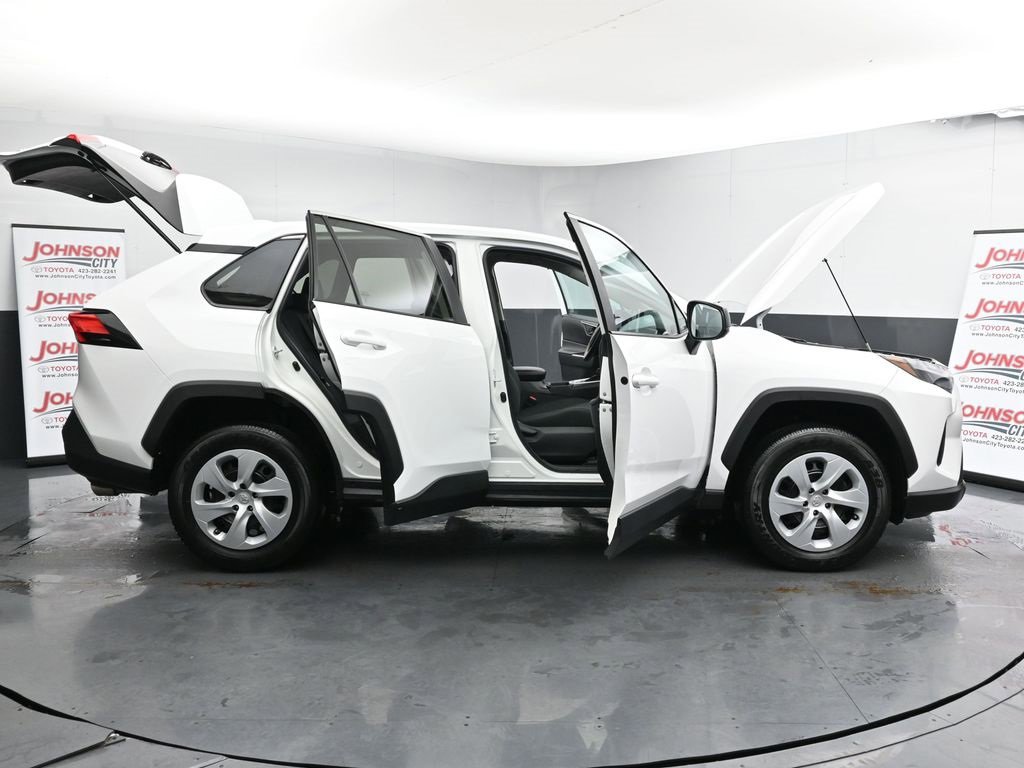 Used 2023 Toyota RAV4 LE image 27
