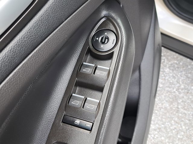 Certified 2017 Ford Escape SE w/ Equipment Group 201A image 21