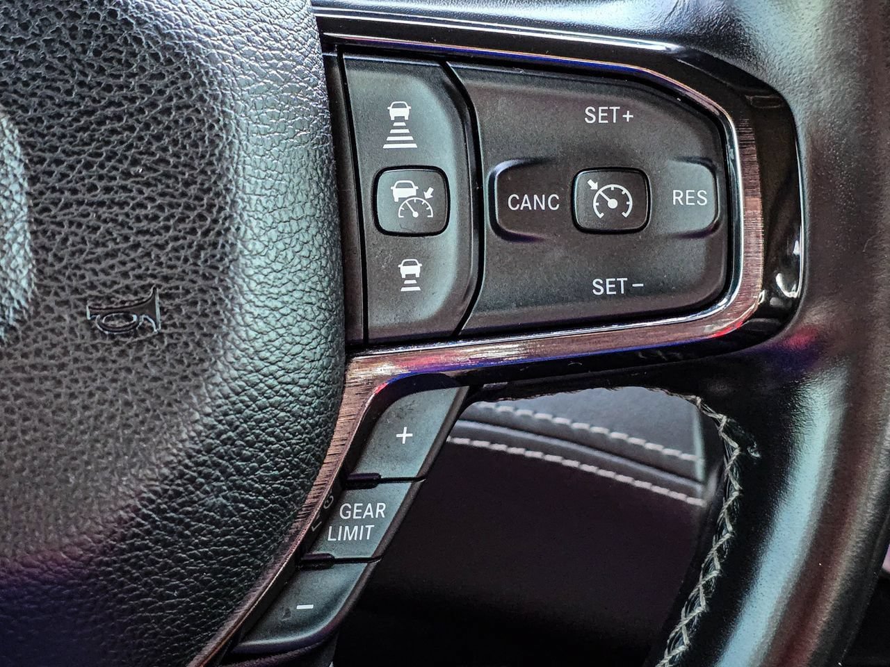 Used 2022 RAM 1500 Limited AWD/4WD image 32