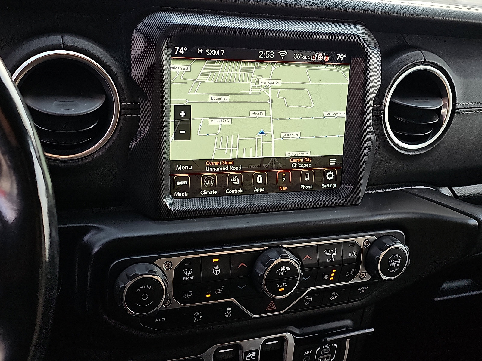 Used 2020 Jeep Wrangler Unlimited Sahara image 17