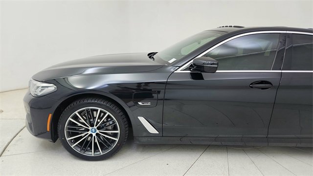 Used 2023 BMW 530e xDrive w/ Premium Package image 9