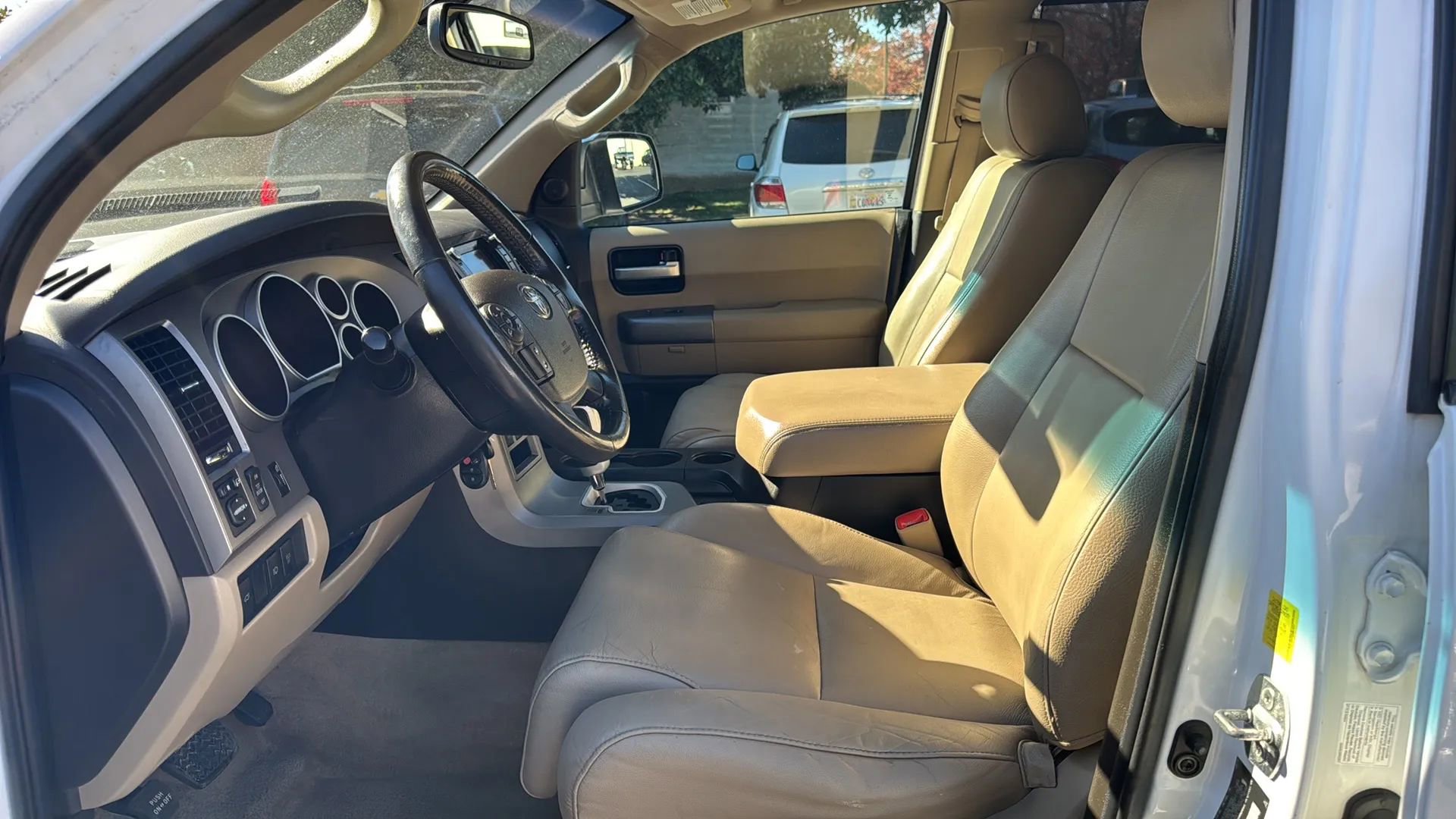 Used 2011 Toyota Sequoia Limited image 10