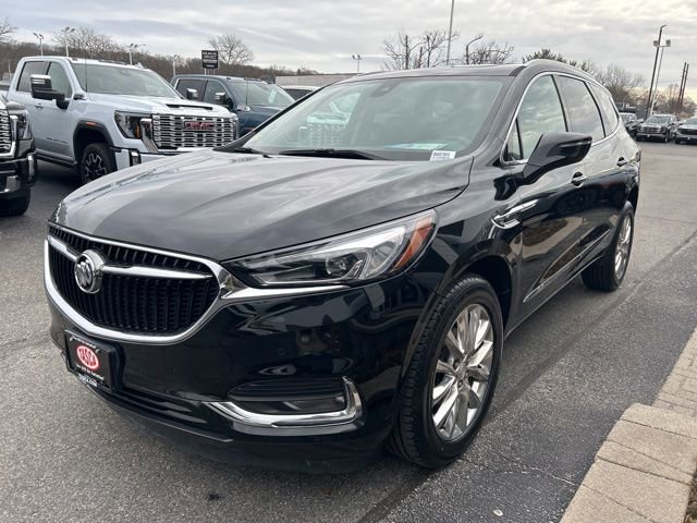 Used 2020 Buick Enclave Premium w/ Sun and Sites Package image 3