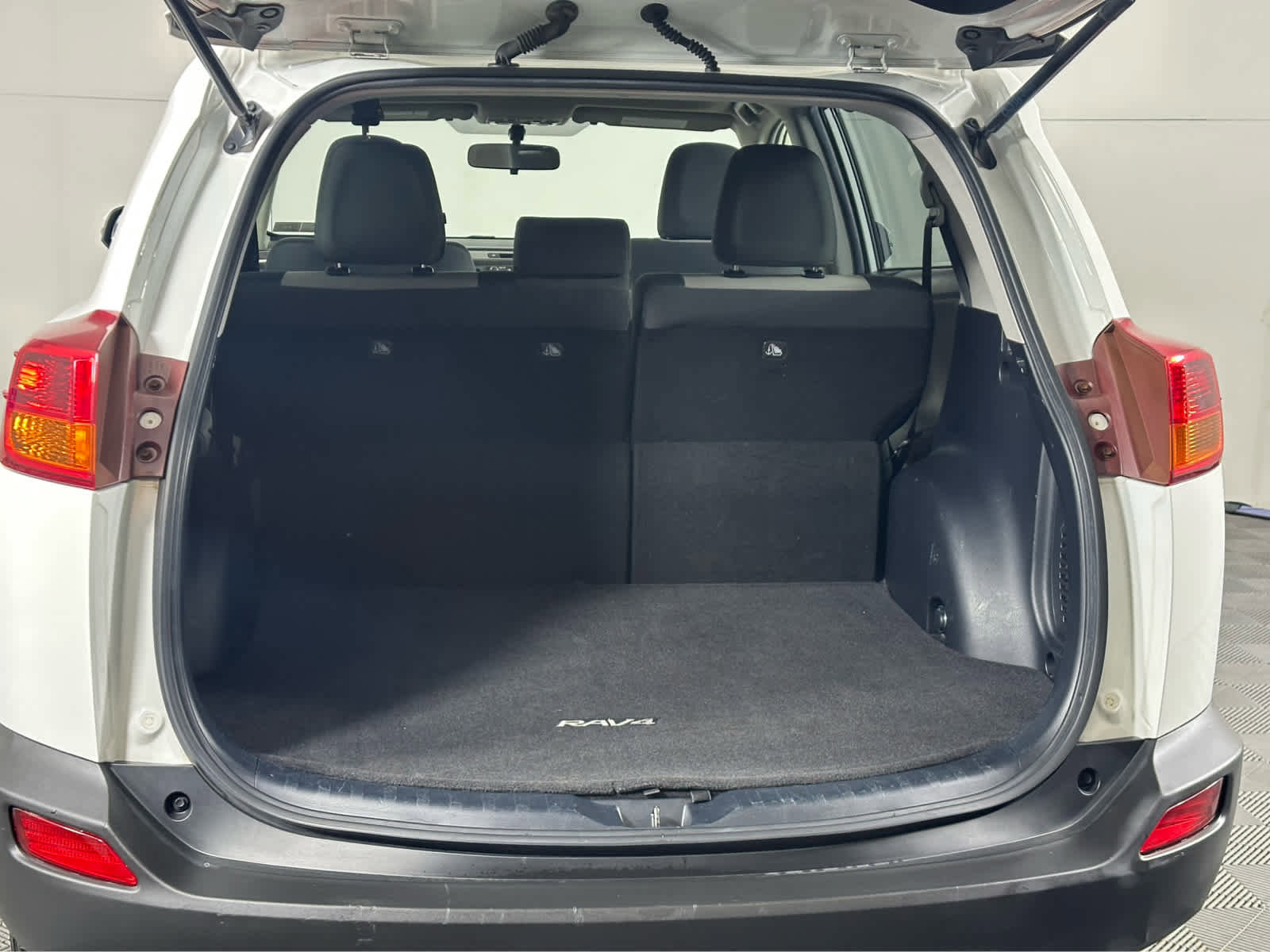 Used 2013 Toyota RAV4 XLE image 22