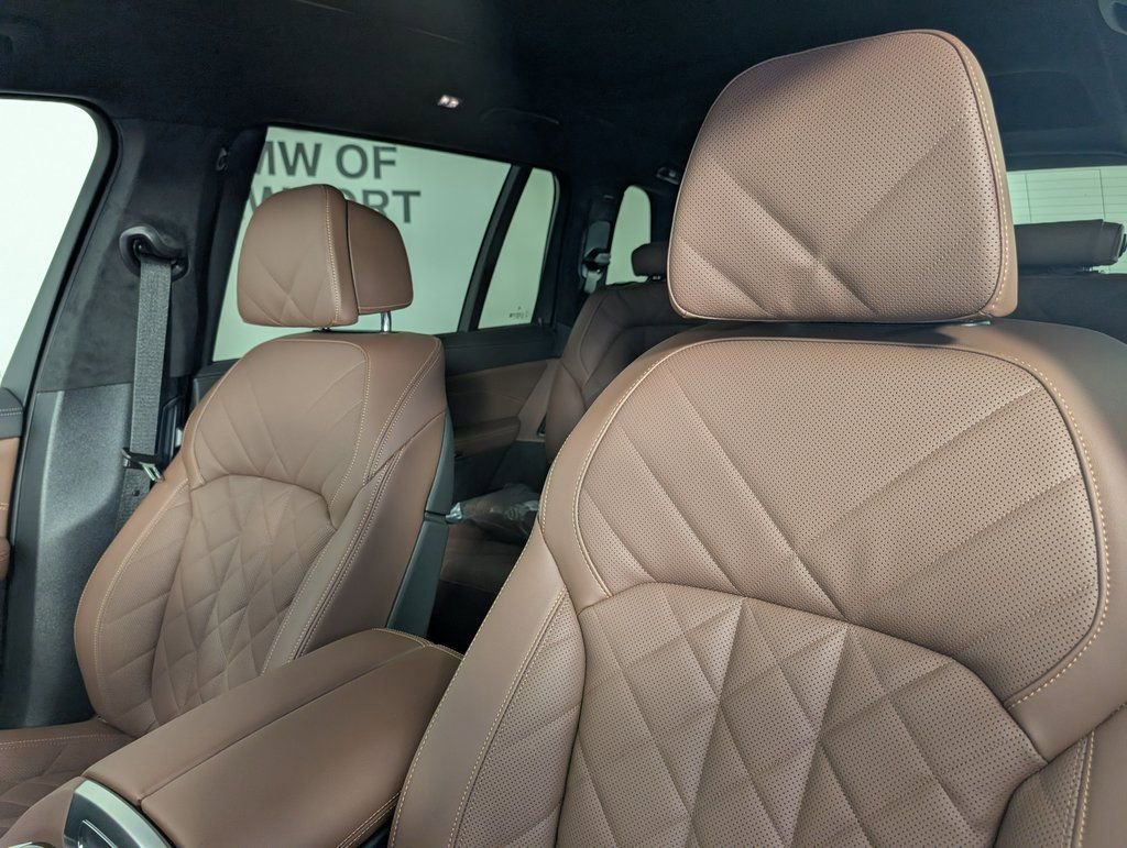 Used 2026 BMW X7 xDrive40i w/ M Sport Package image 12