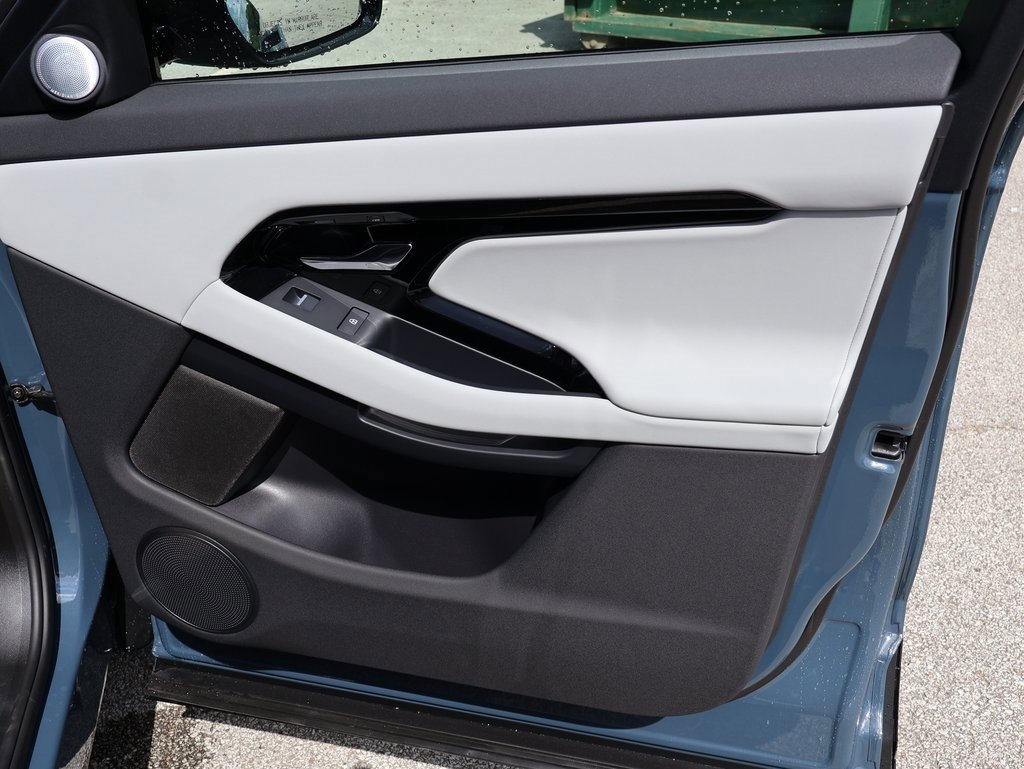 New 2026 Land Rover Range Rover Evoque Dynamic SE image 12