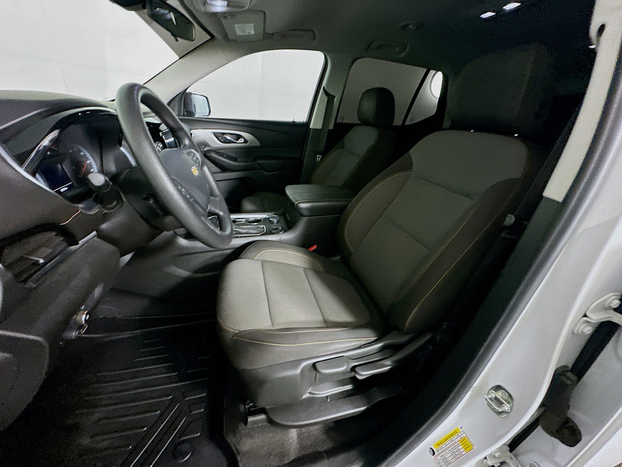 Used 2020 Chevrolet Traverse LS image 13