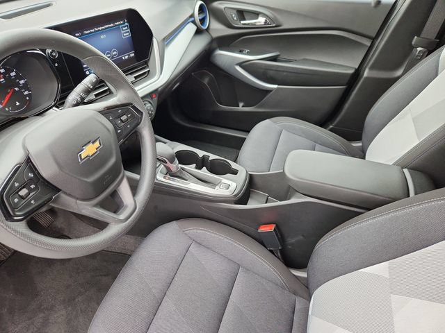Used 2025 Chevrolet Trax LS FWD image 11