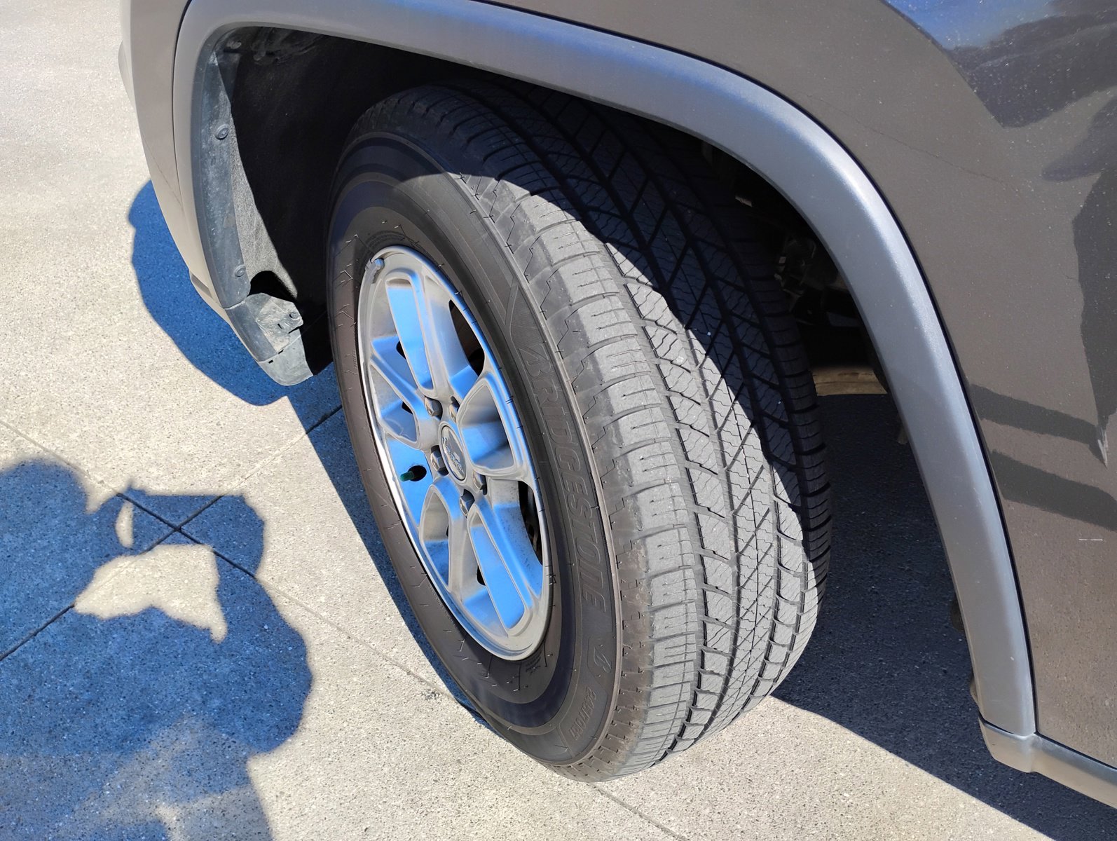 Used 2020 Jeep Grand Cherokee Laredo image 25