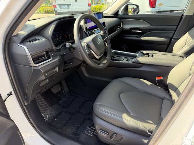 Certified 2025 Toyota Grand Highlander FWD image 11