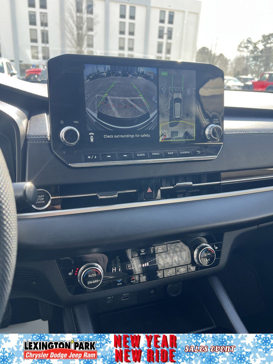 Used 2023 Mitsubishi Outlander SEL image 24