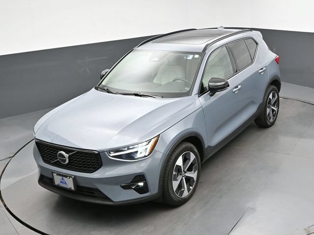 Used 2023 Volvo XC40 B5 Plus w/ Protection Package Premier AWD/4WD image 19