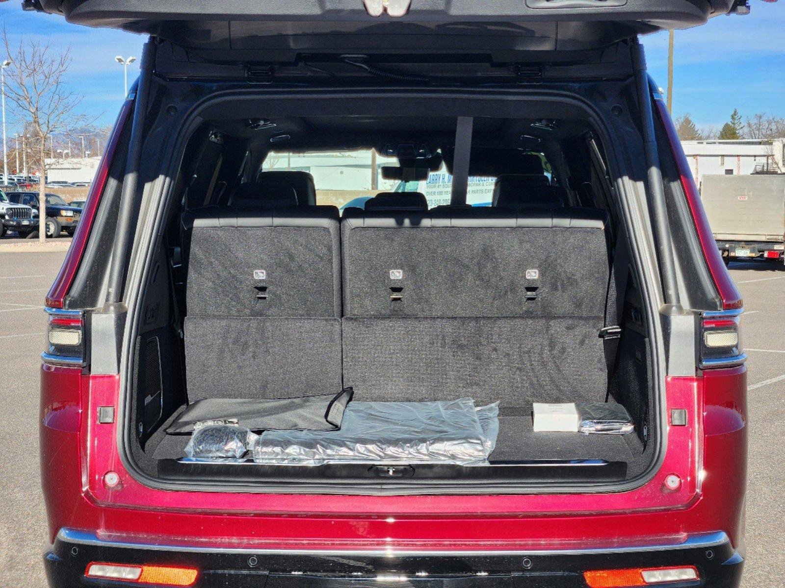 New 2024 Jeep Grand Wagoneer Series III w/ Rear Seat Video Group 1 AWD/4WD image 19