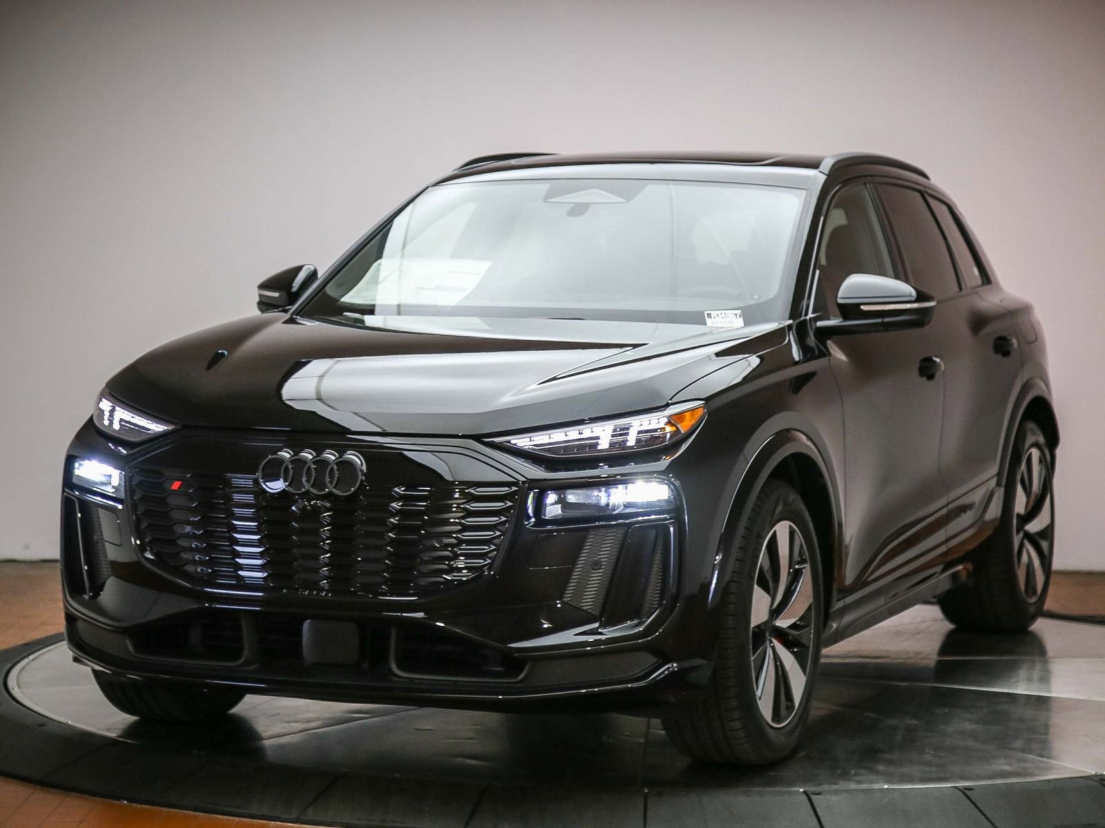 New 2027 Audi SQ6 e-tron Prestige AWD/4WD image 1
