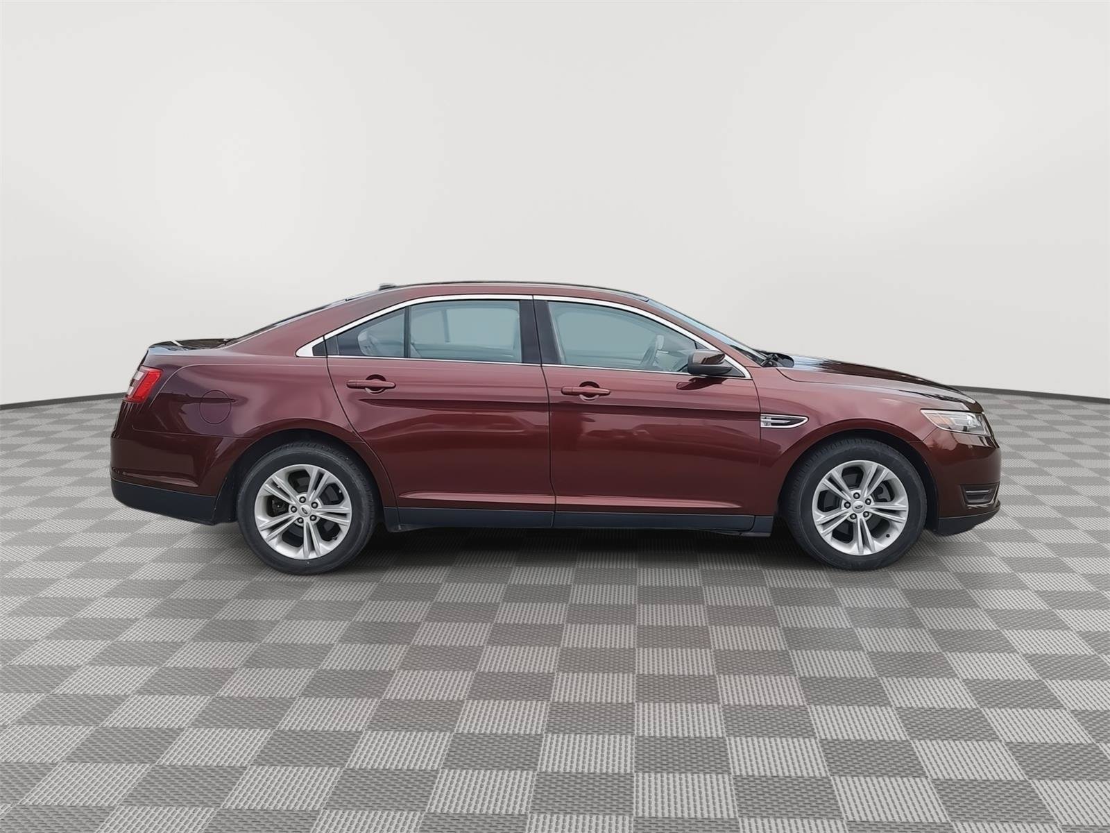 Used 2016 Ford Taurus SEL FWD image 29
