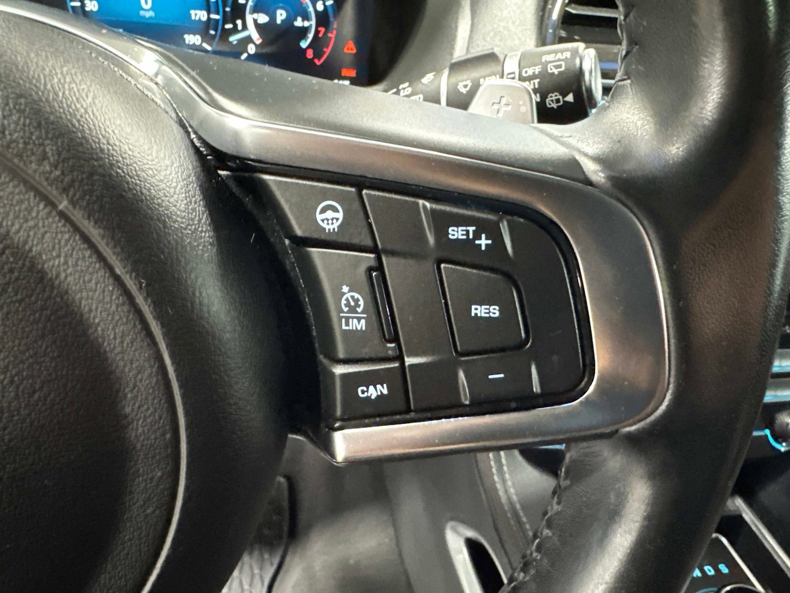 Used 2018 Jaguar F-PACE S image 30