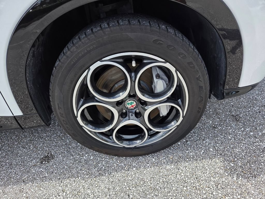 Used 2024 Alfa Romeo Tonale Ti AWD/4WD image 13