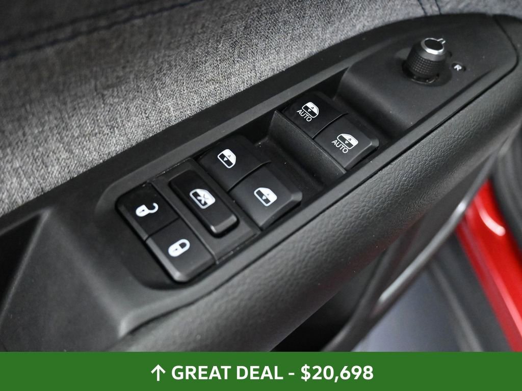 Used 2025 Jeep Compass Latitude image 31