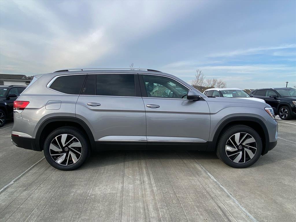 New 2026 Volkswagen Atlas SEL image 2