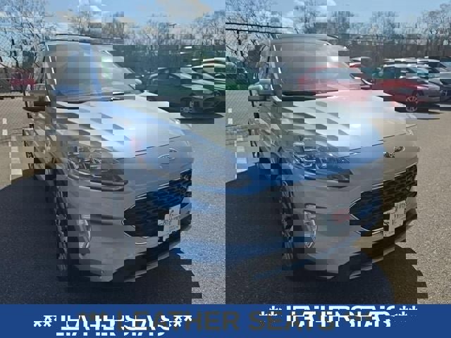 Used 2022 Ford Escape Titanium w/ Class II Trailer Tow Package video 3