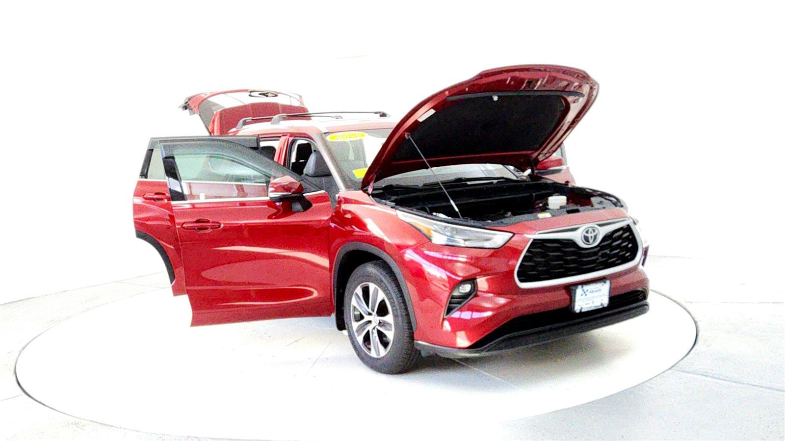 Certified 2022 Toyota Highlander XLE image 9