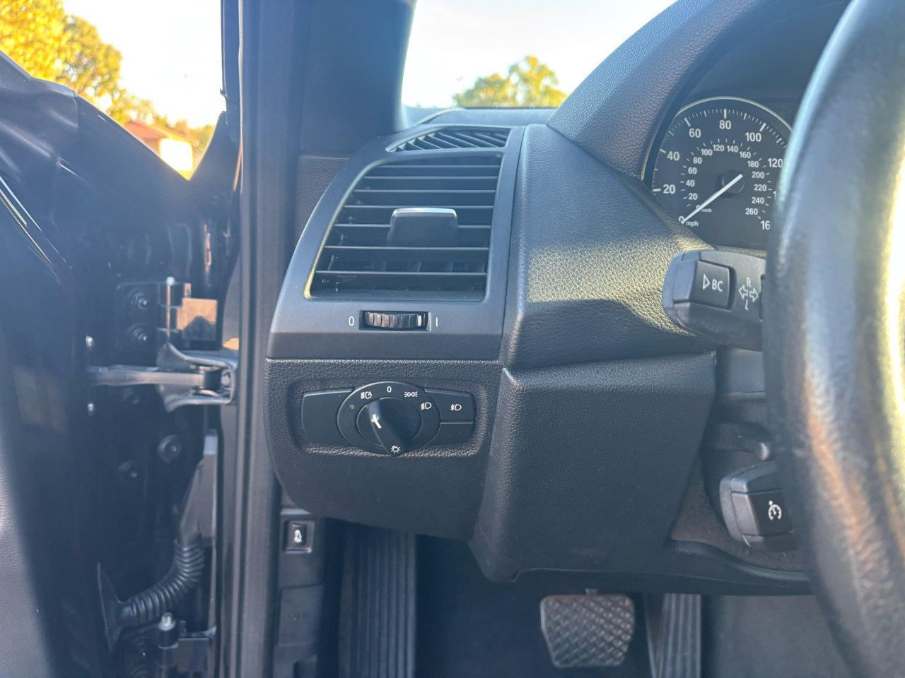 Used 2009 BMW 128i Convertible image 13