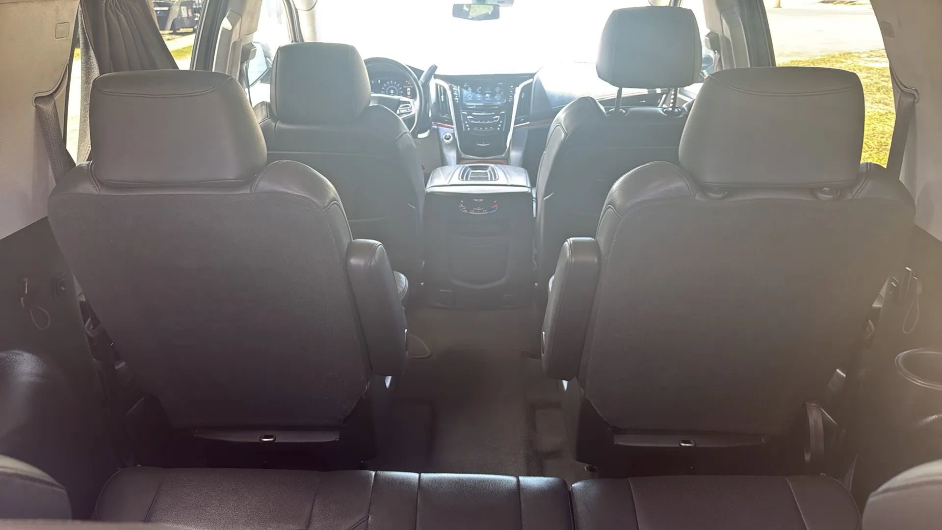 Used 2019 Cadillac Escalade ESV Luxury AWD/4WD image 8