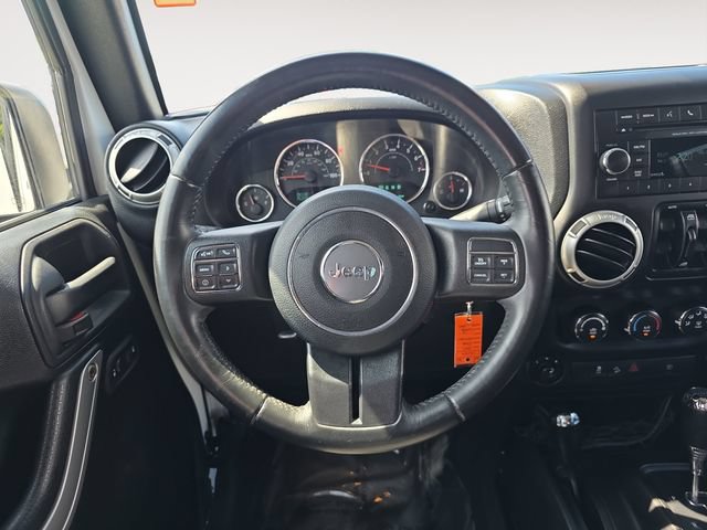 Used 2017 Jeep Wrangler Unlimited Rubicon w/ Connectivity Group AWD/4WD image 12