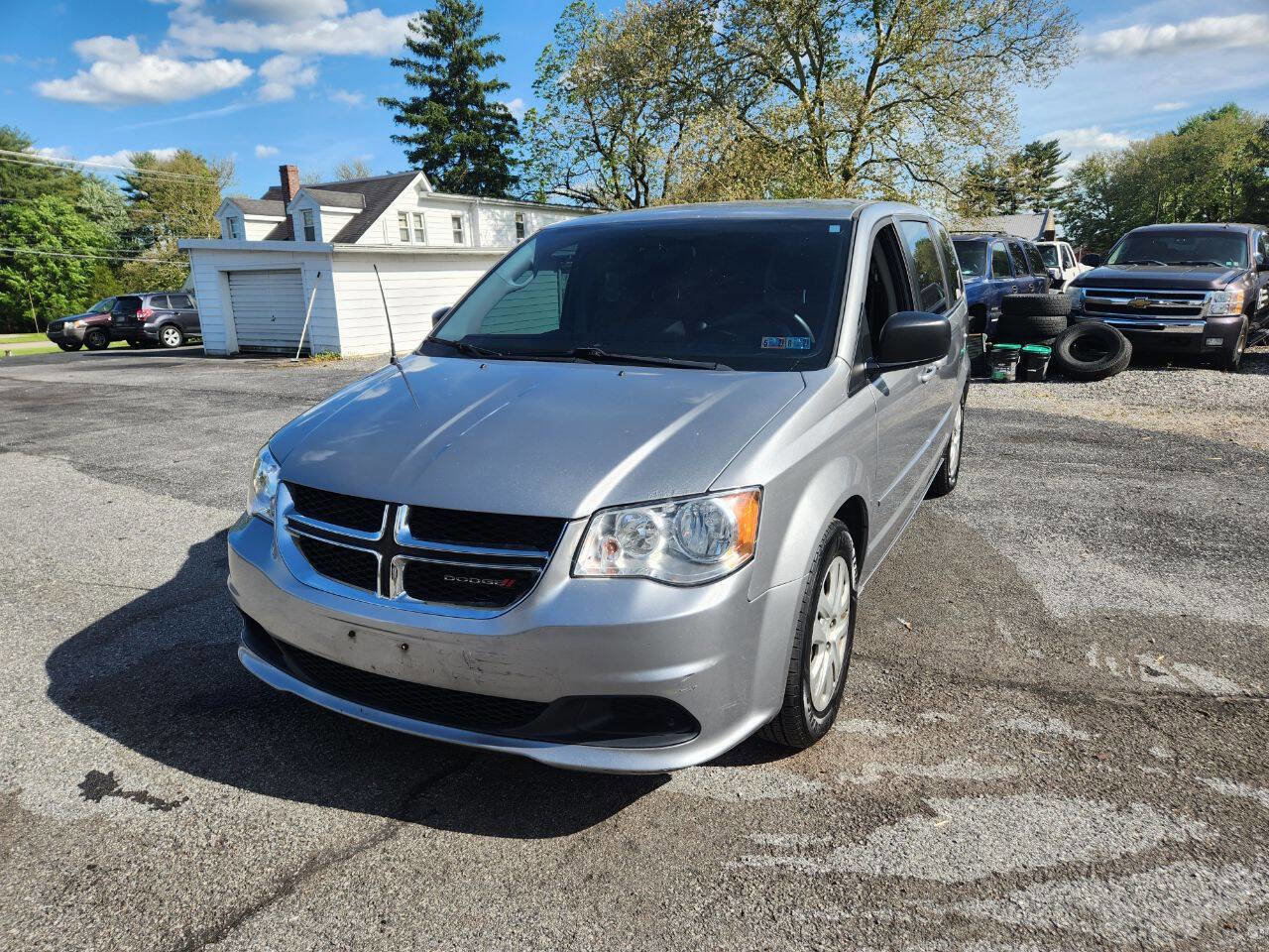 Used 2016 Dodge Grand Caravan SE w/ Quick Order Package 29E SE FWD image 2