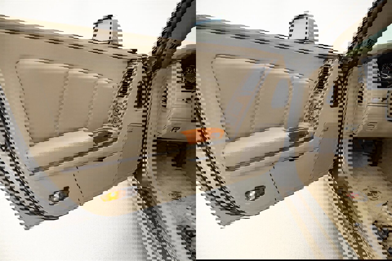 Used 2005 Cadillac XLR image 30