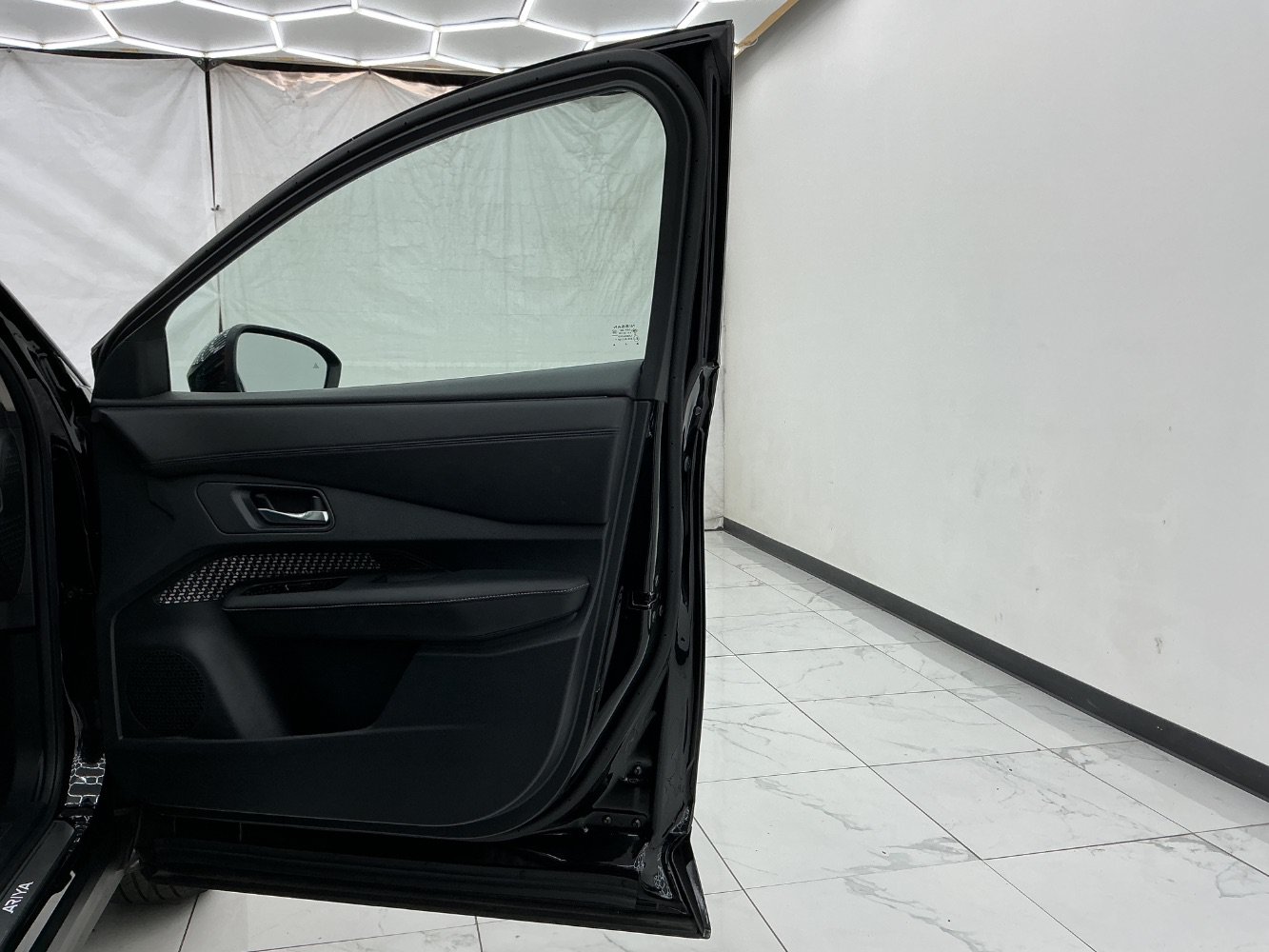 Used 2024 Nissan Ariya AWD image 19