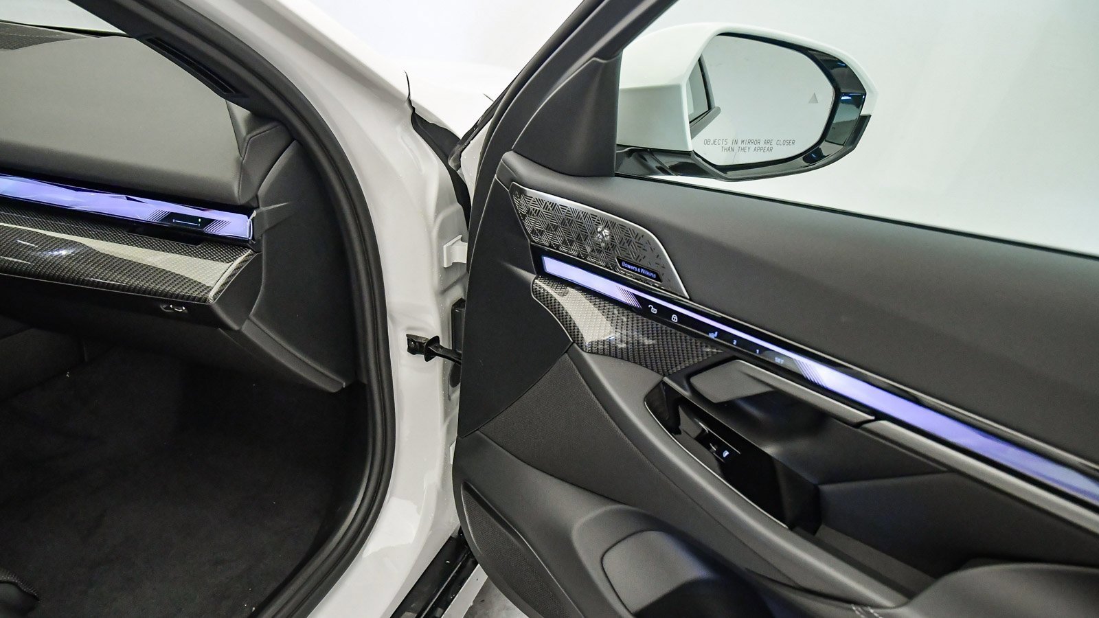 New 2026 BMW 550e xDrive image 21