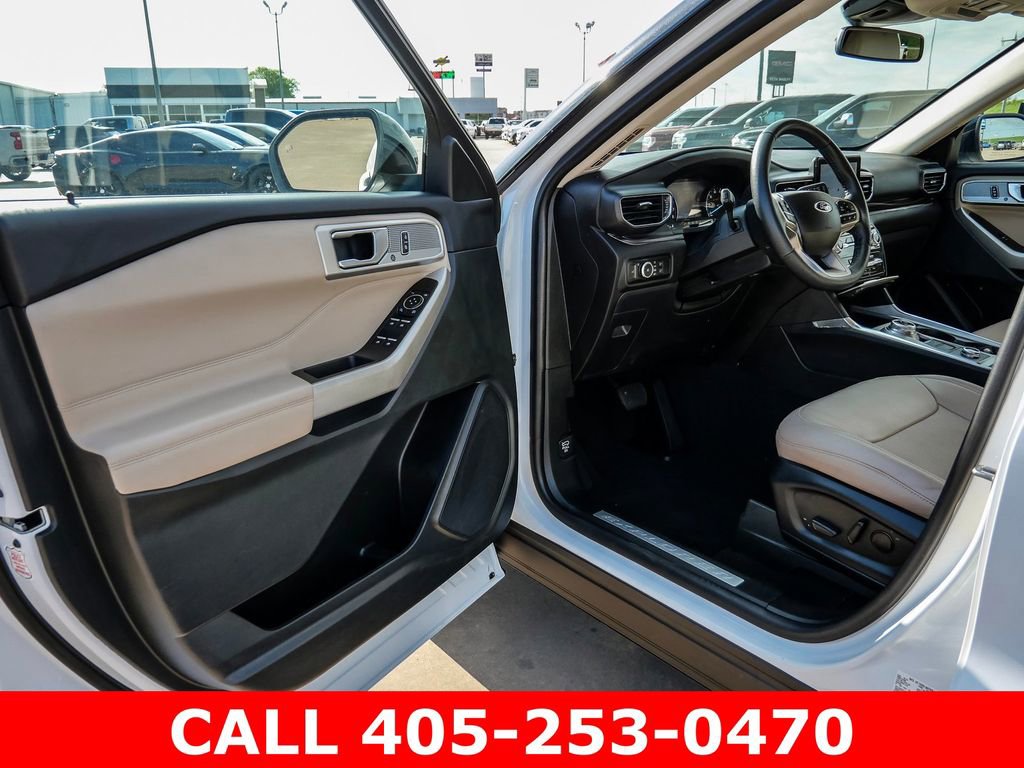 Used 2023 Ford Explorer Limited AWD/4WD image 29