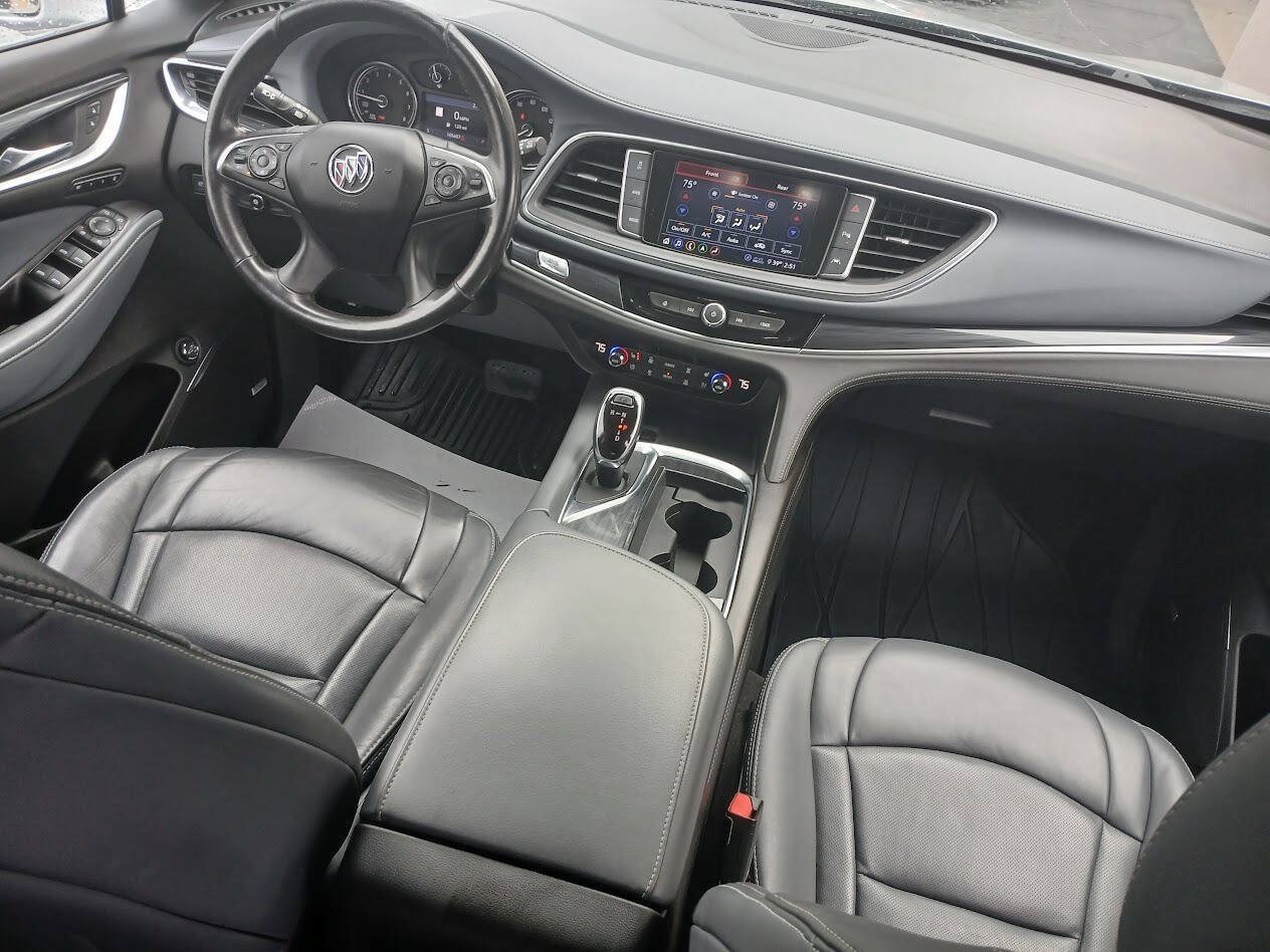 Used 2020 Buick Enclave Premium w/ Surround and Sites Package AWD/4WD image 10