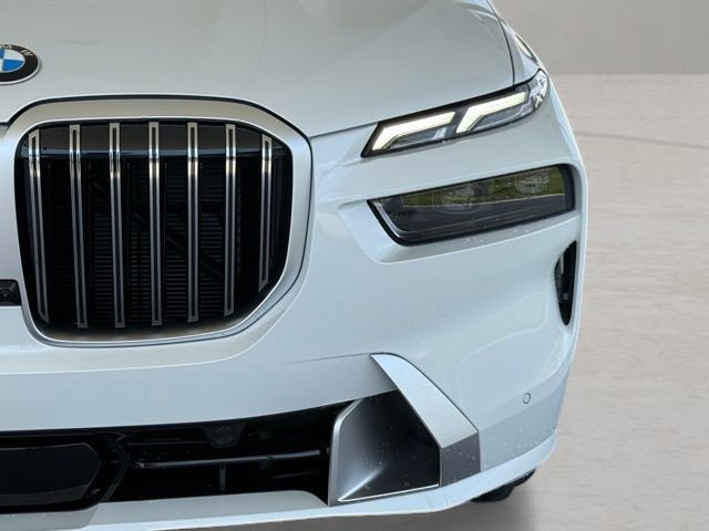 Used 2026 BMW X7 xDrive40i w/ Premium Package image 4