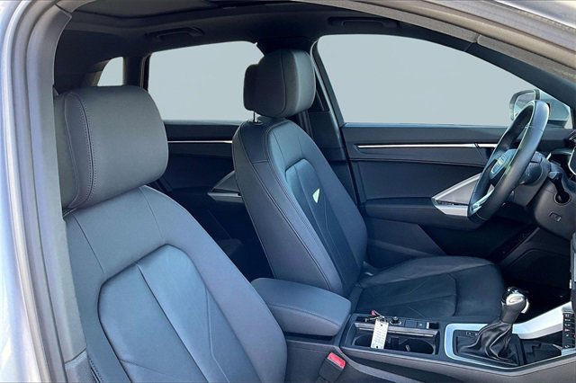 Used 2023 Audi Q3 2.0T Premium Plus w/ Premium Plus Package image 7