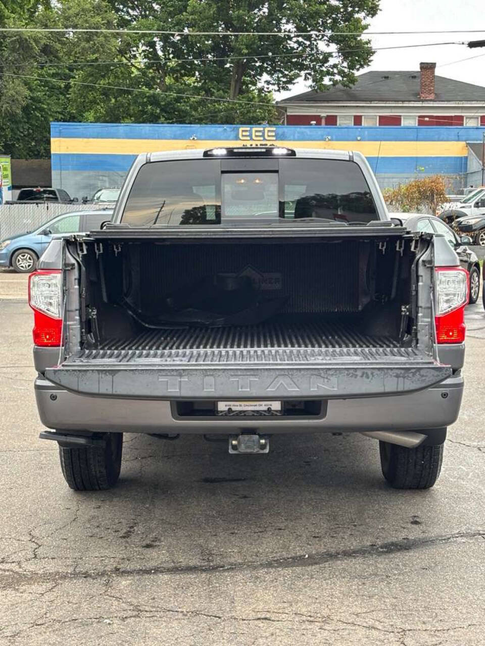 Used 2019 Nissan Titan SV w/ SV Convenience Package AWD/4WD image 13