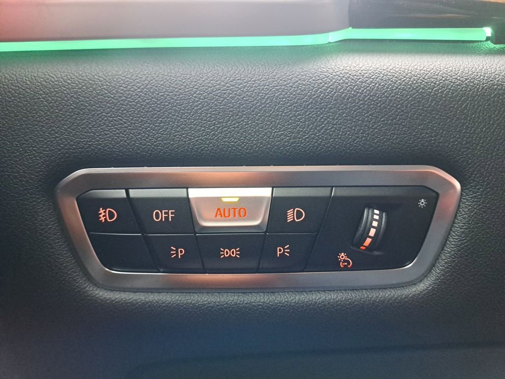 Used 2021 BMW X6 xDrive40i image 24