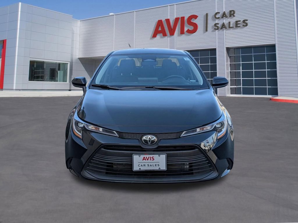 Used 2025 Toyota Corolla LE image 2