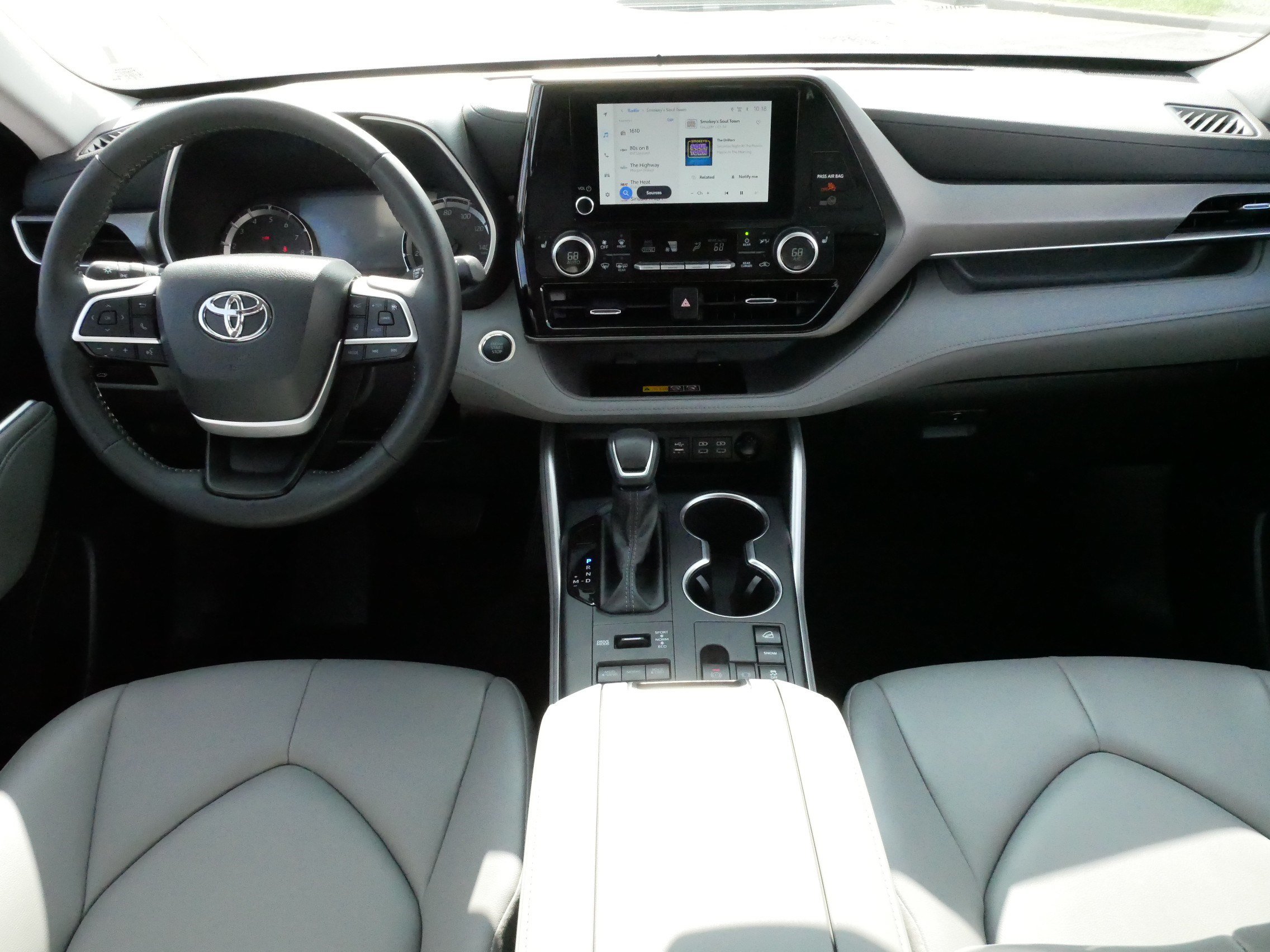 Certified 2026 Toyota Highlander XLE AWD/4WD image 10