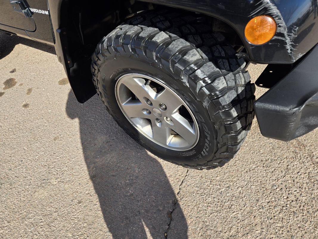 Used 2012 Jeep Wrangler Rubicon w/ Dual Top Group image 12