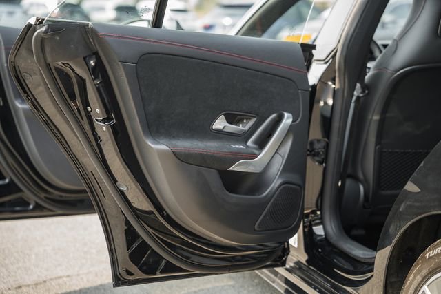 Used 2023 Mercedes-Benz CLA 250 4MATIC image 37