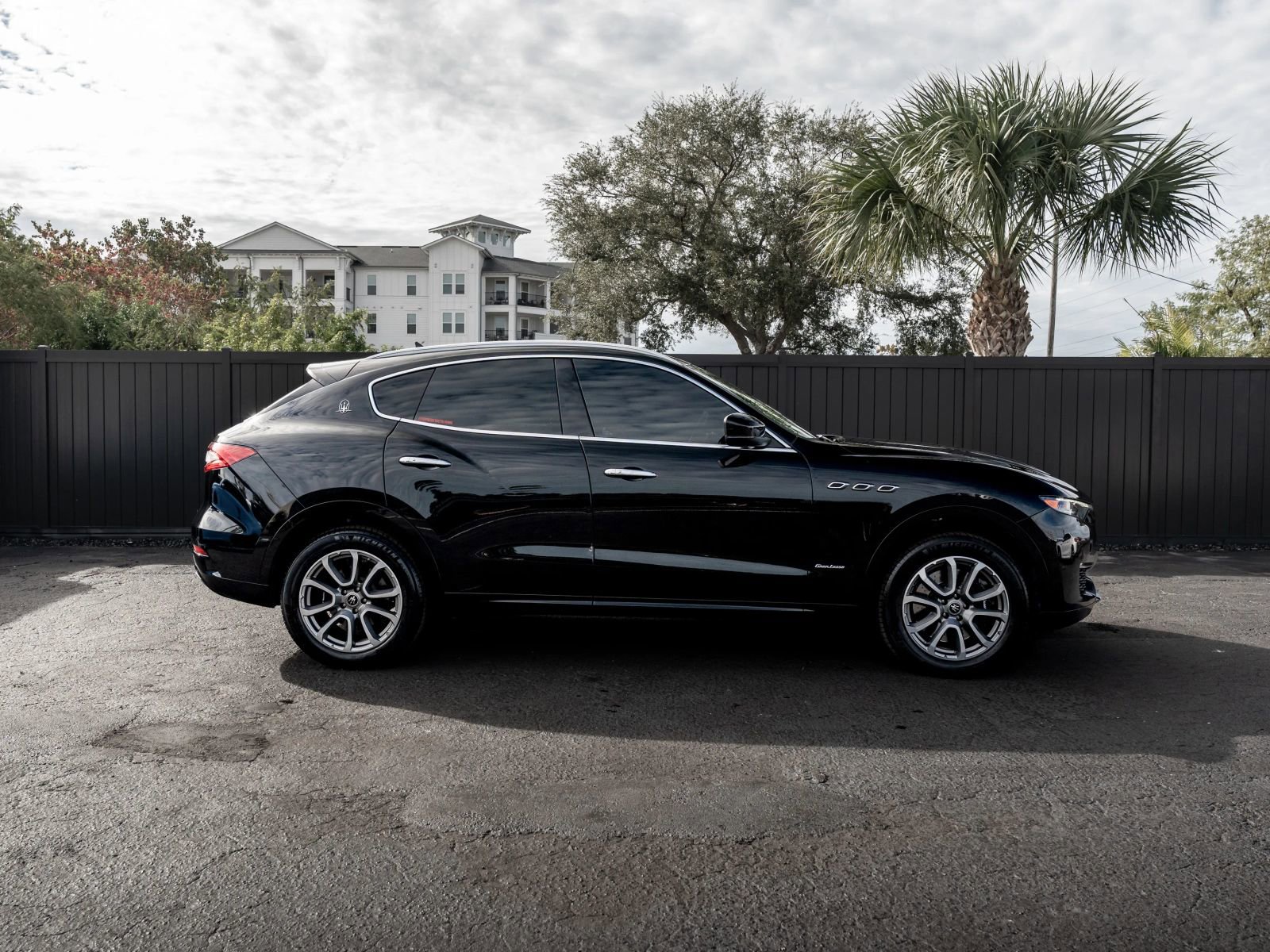 Used 2019 Maserati Levante S GranLusso image 2