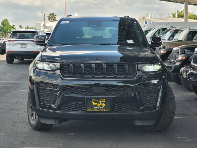 New 2026 Jeep Grand Cherokee Altitude AWD/4WD image 2