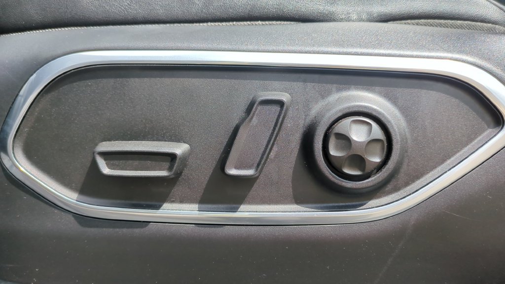 Used 2023 Jeep Wagoneer Series II AWD/4WD image 16